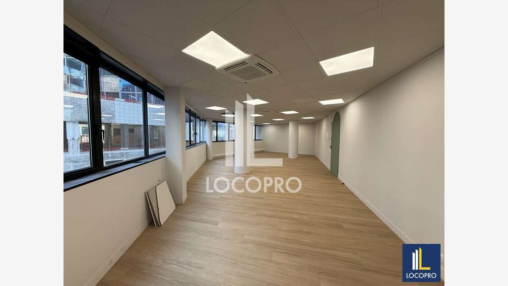 Location bureau rénové 66m² R+1 Le Phare à Nice