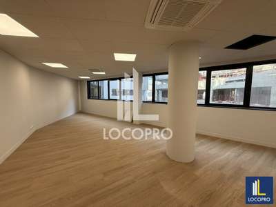 Location bureau rénové 66m² R+1 Le Phare à Nice