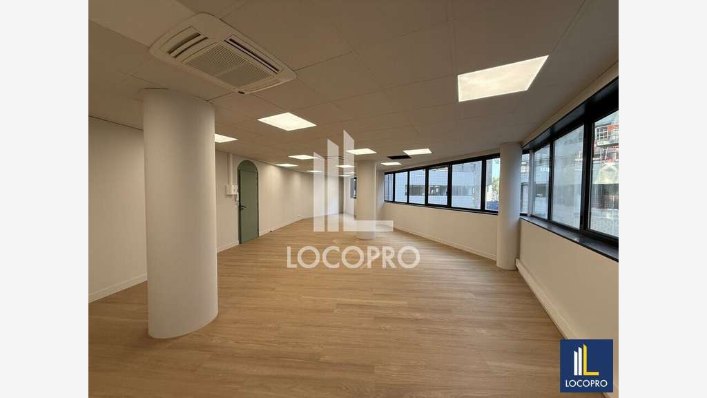 Location bureau rénové 66m² R+1 Le Phare à Nice