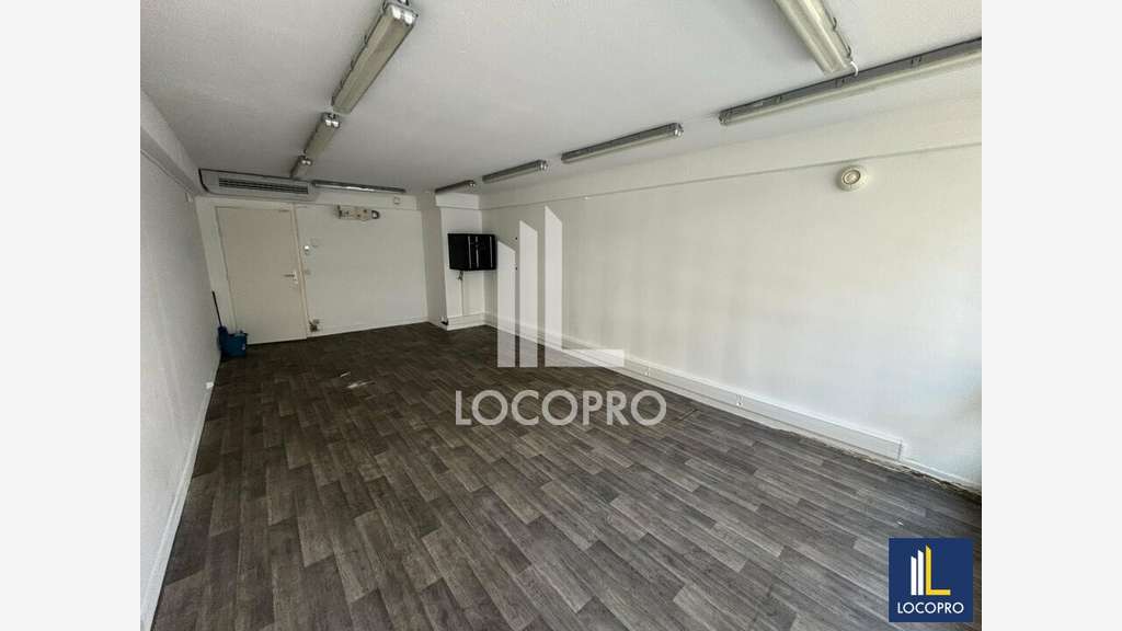A louer bureaux 30m² R+3 à Nice centre