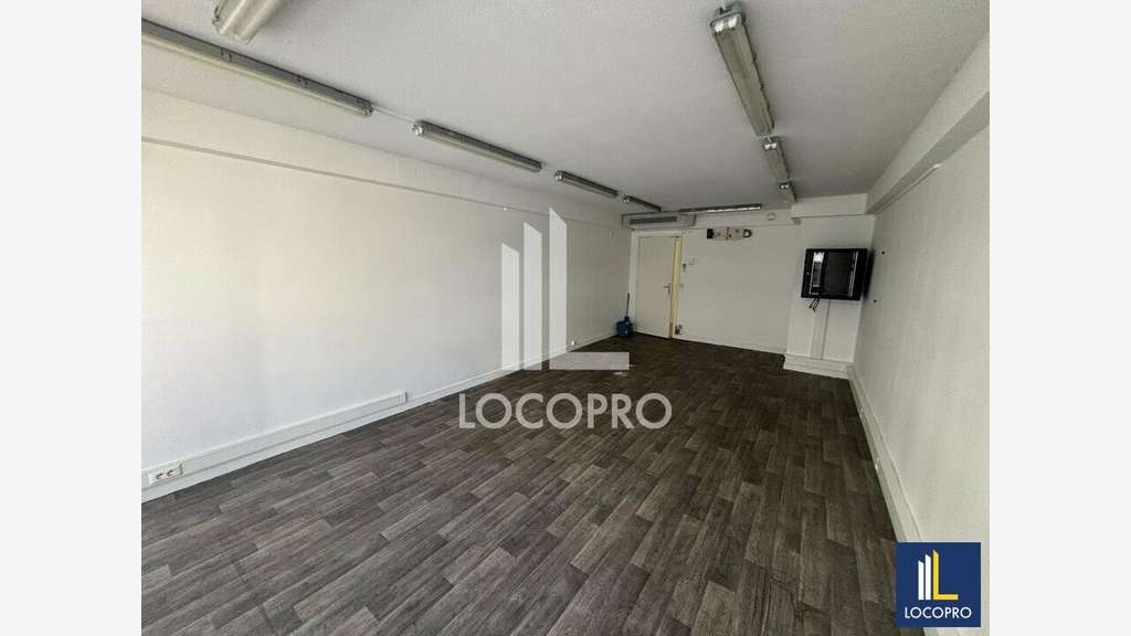 A louer bureaux 30m² R+3 à Nice centre