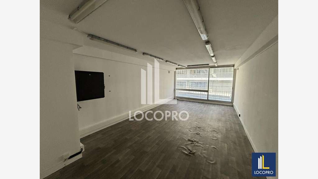 A louer bureaux 30m² R+3 à Nice centre