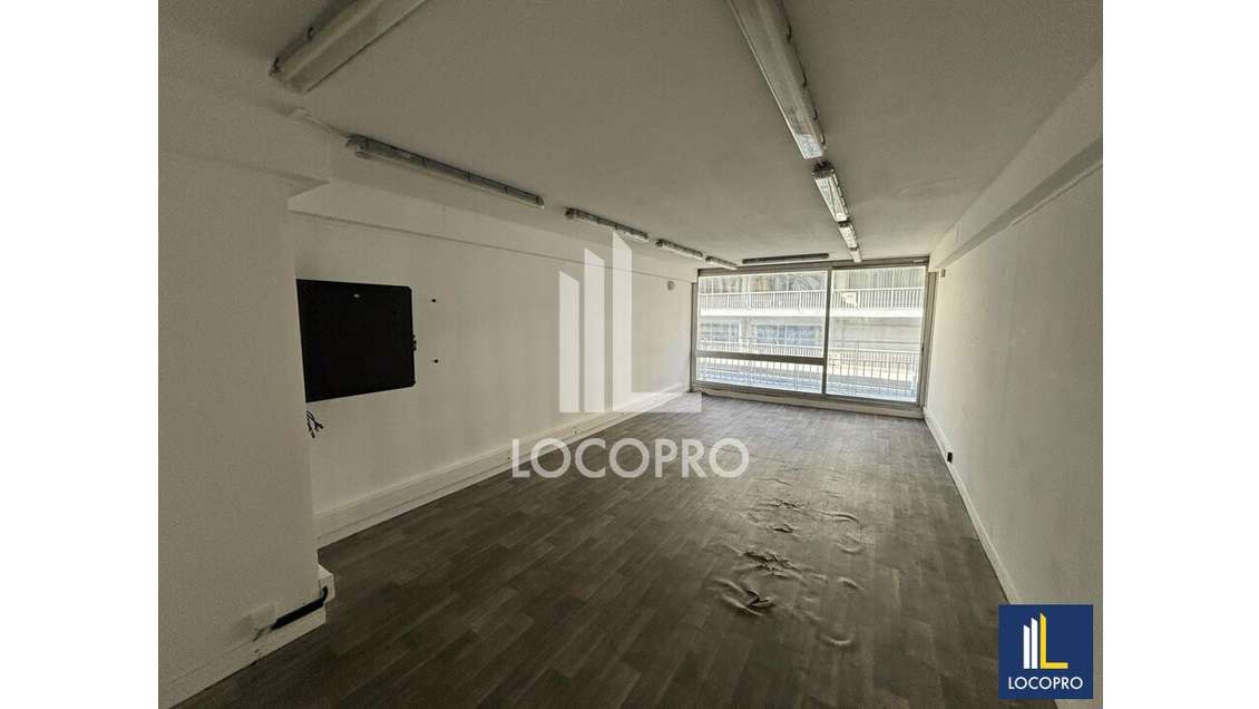 A louer bureaux 30m² R+3 à Nice centre