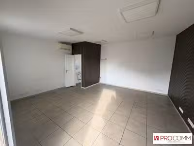 Bureau 28m² à louer zone d'activité de Nîmes