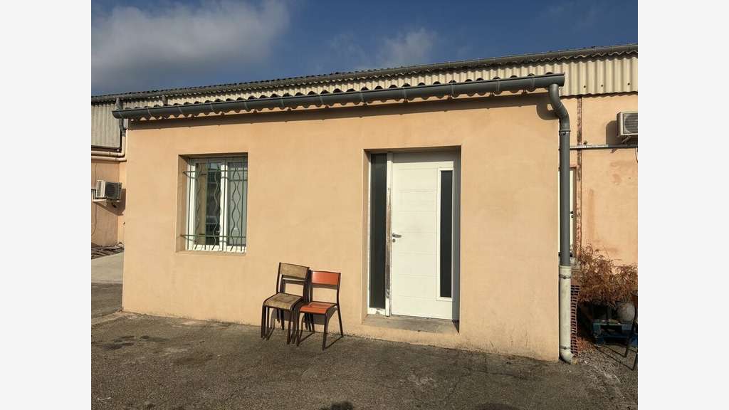 Bureau 28m² à louer zone d'activité de Nîmes