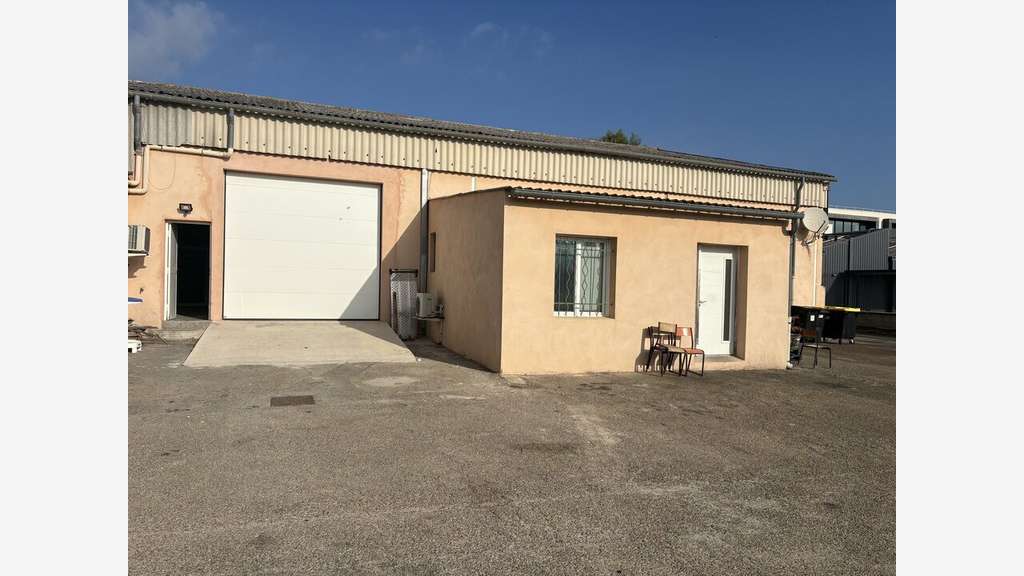 Bureau 28m² à louer zone d'activité de Nîmes