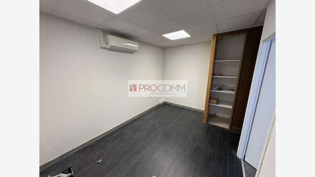 Ensemble de bureaux 50m² à louer à Nîmes