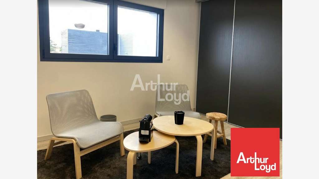 A louer bureaux de 100m² à Niort av de Paris