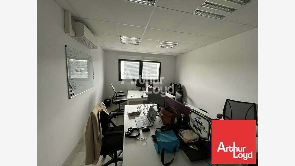 A louer bureaux de 100m² à Niort av de Paris