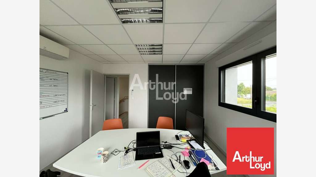 A louer bureaux de 100m² à Niort av de Paris