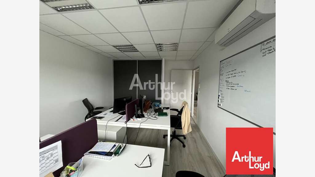 A louer bureaux de 100m² à Niort av de Paris
