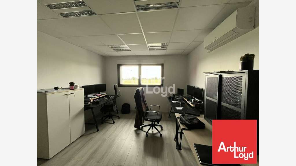 A louer bureaux de 100m² à Niort av de Paris
