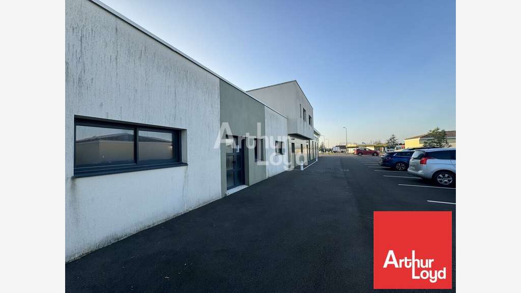 Bureaux de 120m² à louer Niort zone Terre de Sport