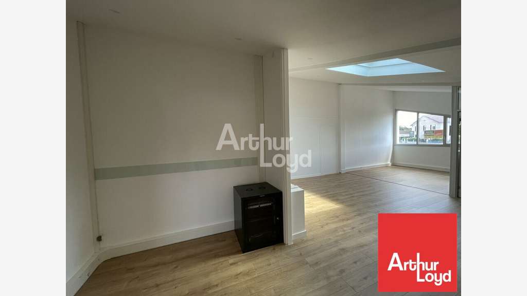 A louer bureaux de 109m² à Niort av de Paris