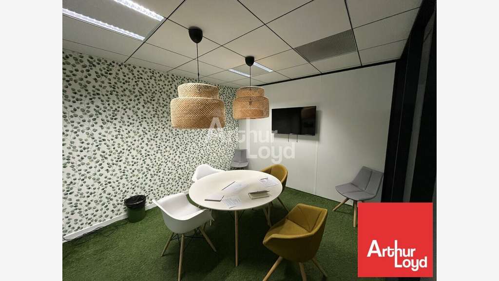 A louer bureaux de 235m² à Niort av de la Rochelle