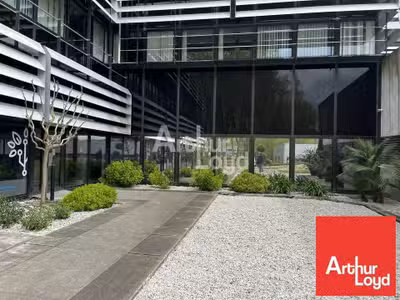 A louer bureaux de 235m² à Niort av de la Rochelle