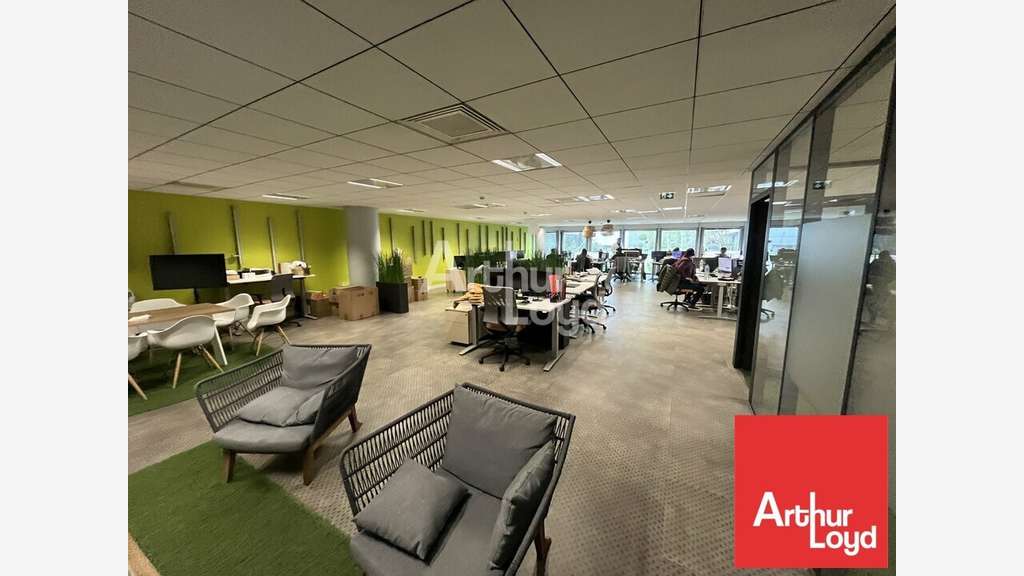A louer bureaux de 235m² à Niort av de la Rochelle