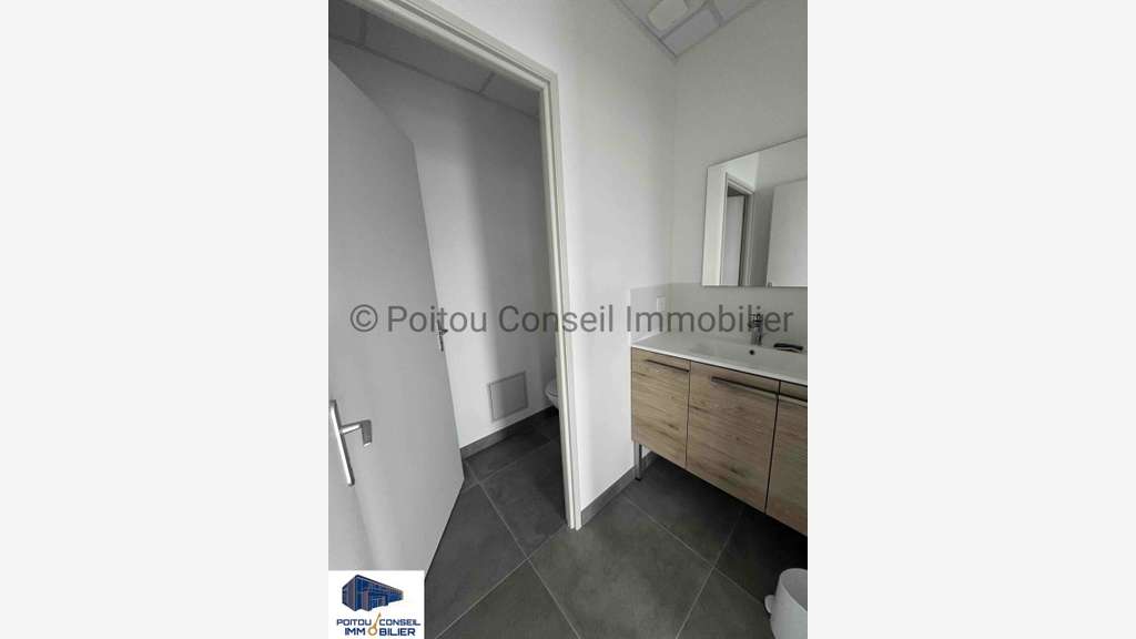 Loue bureaux neufs 75m² zone Mendes France Niort