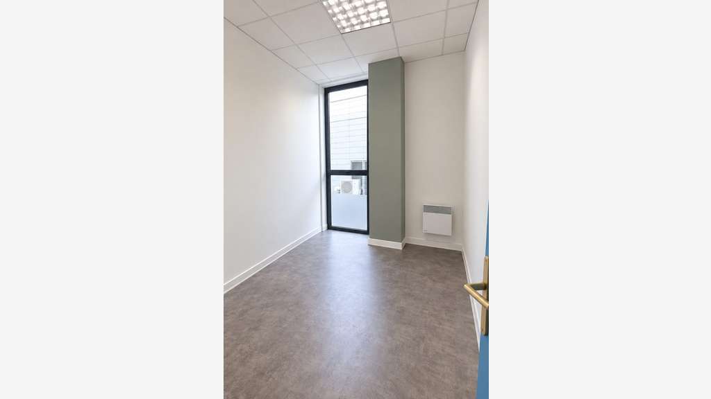 Location bureaux 81m² Chartres accès A11 rapide