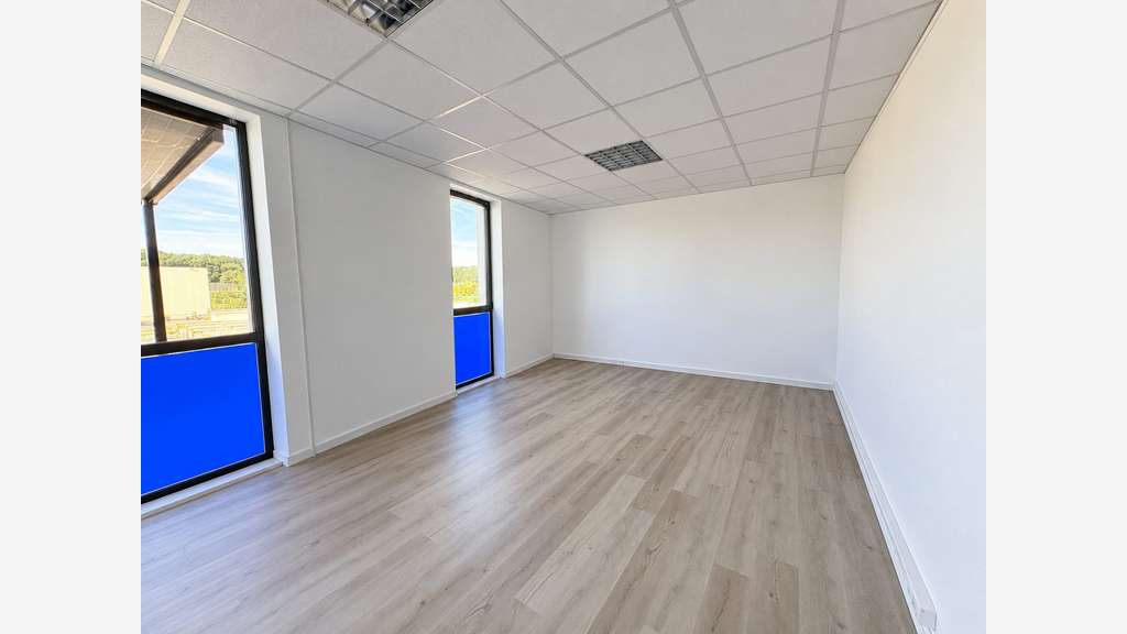 Location bureaux 81m² Chartres accès A11 rapide
