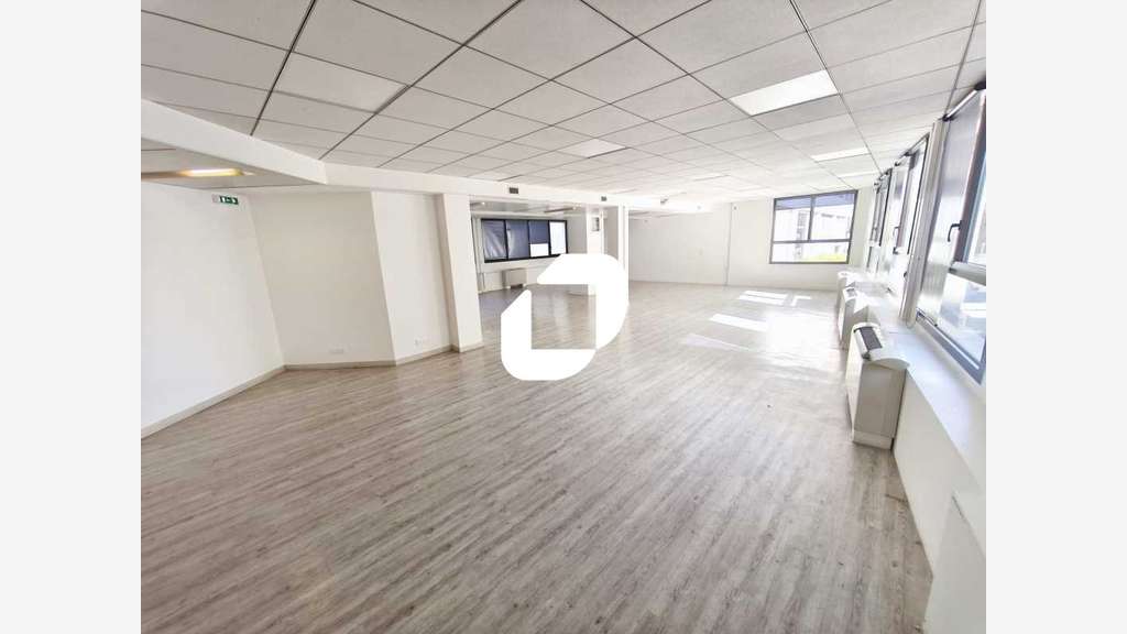 A louer Bureaux 789m² Nogent sur marne