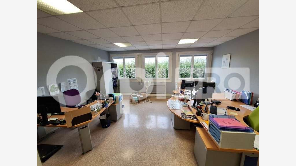 A louer local bureaux 245m² en za Nogent sur Oise