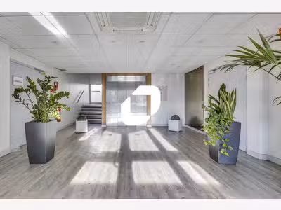 A louer Bureaux 303m² Noisiel