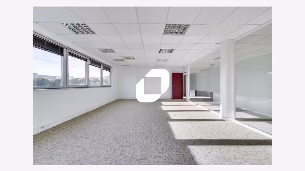 A louer Bureaux 1122m² Noisiel