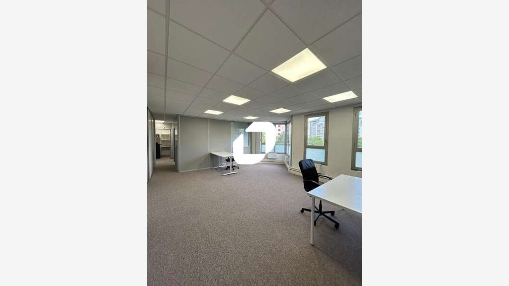 A louer Bureaux 103m² Noisy le grand