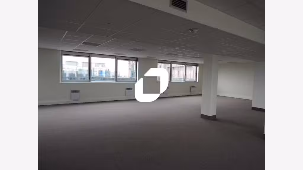 A louer Bureaux 4733m² Noisy le grand