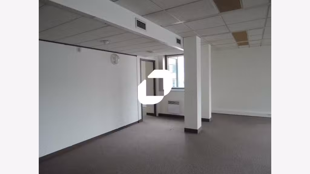 A louer Bureaux 4733m² Noisy le grand
