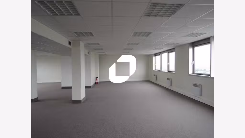 A louer Bureaux 4733m² Noisy le grand