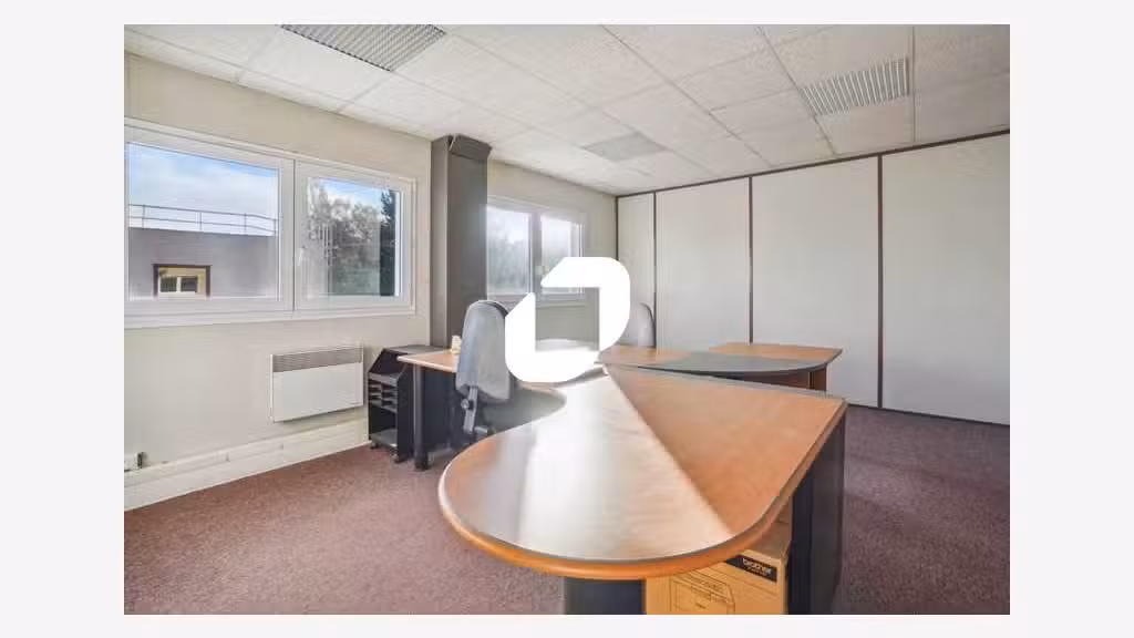 A louer Bureaux 370m² Nozay