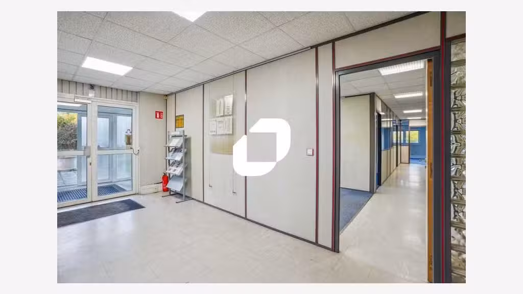 A louer Bureaux 92m² Nozay