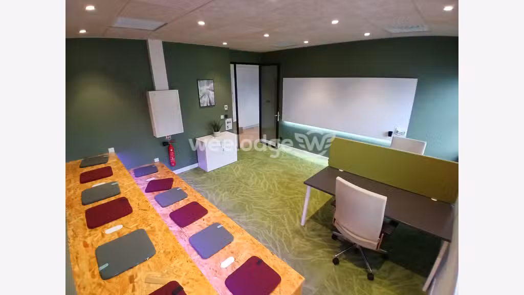 Bureaux 25m² en coworking à louer à Osny