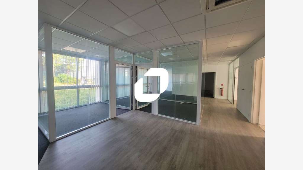 A louer Bureaux 164m² Palaiseau