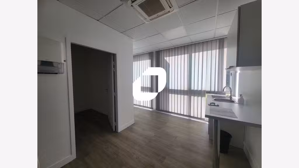 A louer Bureaux 164m² Palaiseau