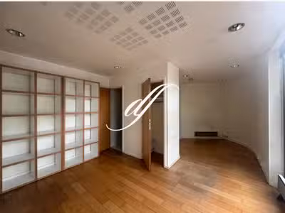 A louer bureaux 140m² à Paris 75014 Montparnasse