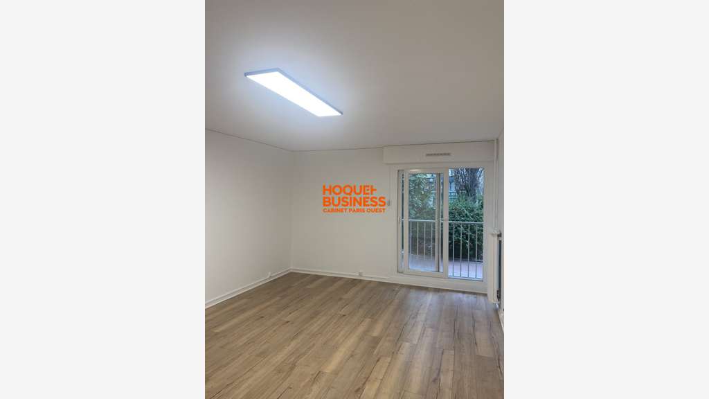 LOCATION PURE LOCAL PROFESSIONNEL 70 M² – PARIS 19