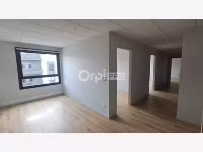 A louer bureaux de 93m² ZAC Favre à Pau