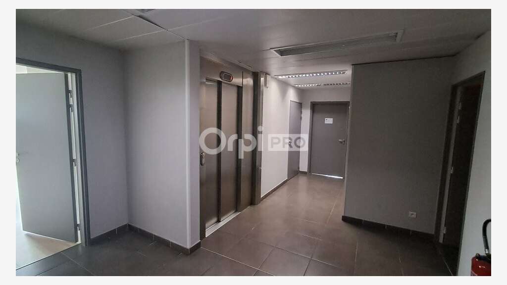 A louer bureaux de 93m² ZAC Favre à Pau