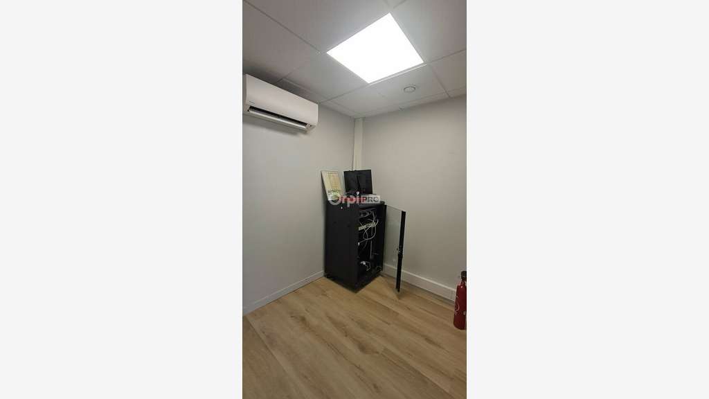 A louer bureaux de 93m² ZAC Favre à Pau