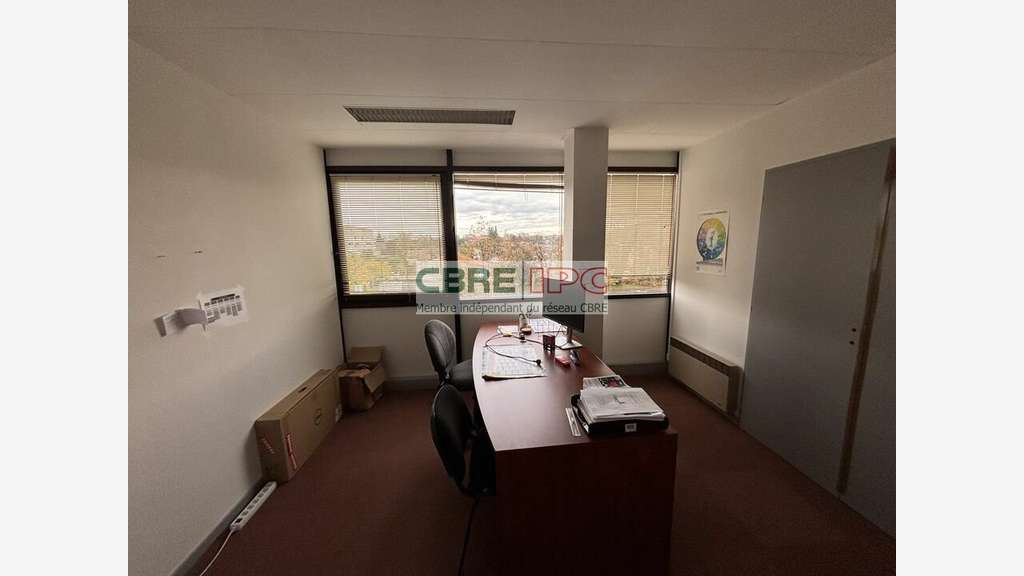 Location bureaux de 280m² en R+2 à Pau
