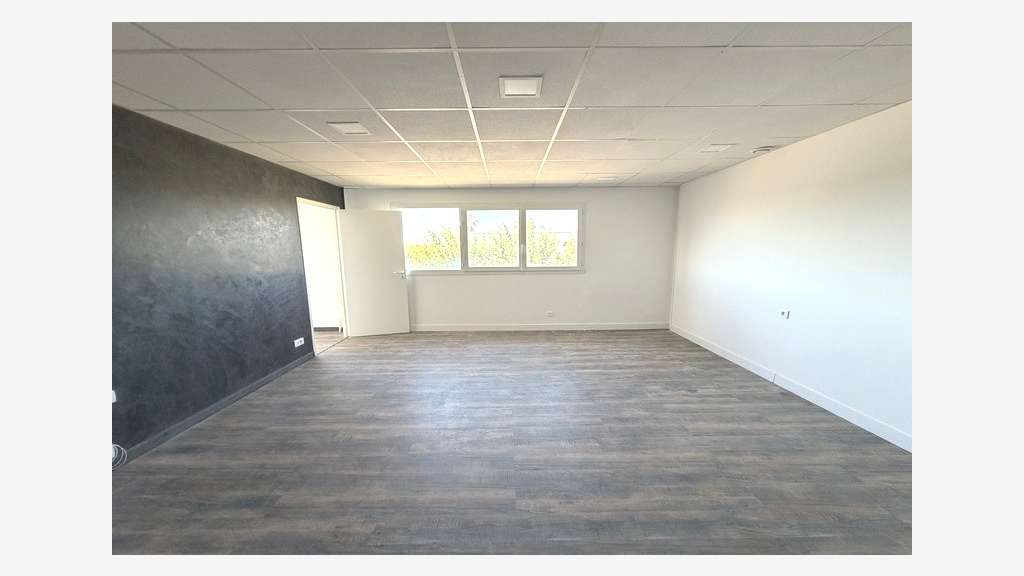 Bureaux de 200m² à louer au 1er étage à Pérols