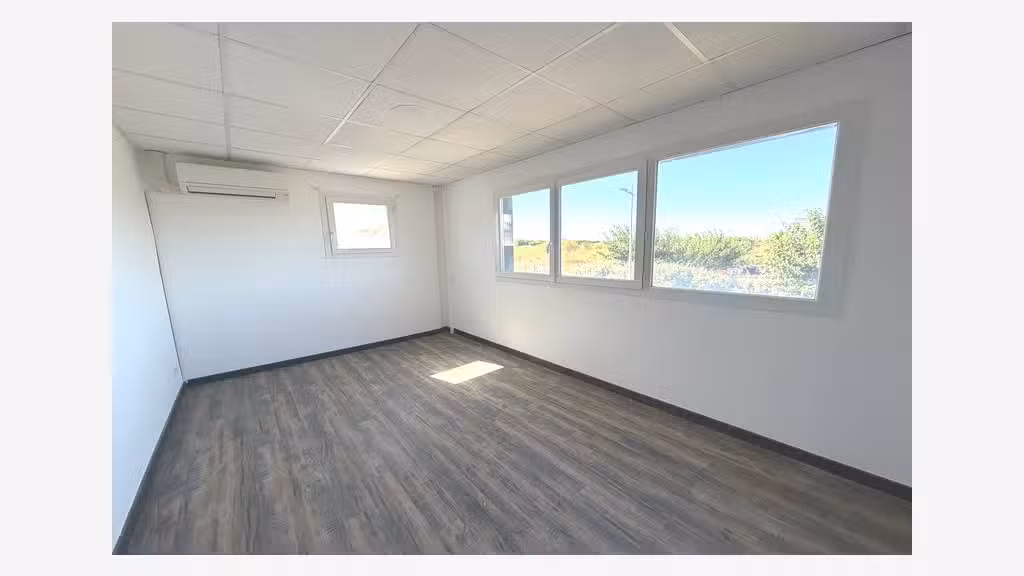Bureaux de 200m² à louer au 1er étage à Pérols