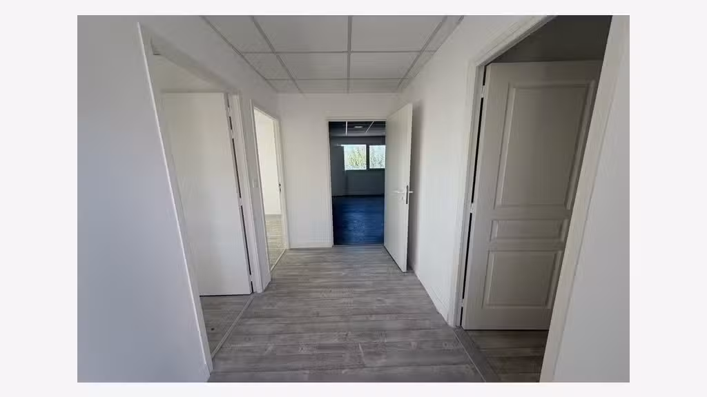 Bureaux de 200m² à louer au 1er étage à Pérols