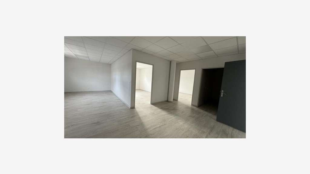 A louer bureau climatisés 69m² R+1 Perpignan Nord