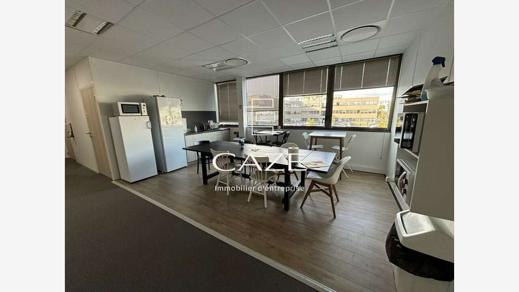 Bureaux à louer proche rocade à Pessac ZA Bersol
