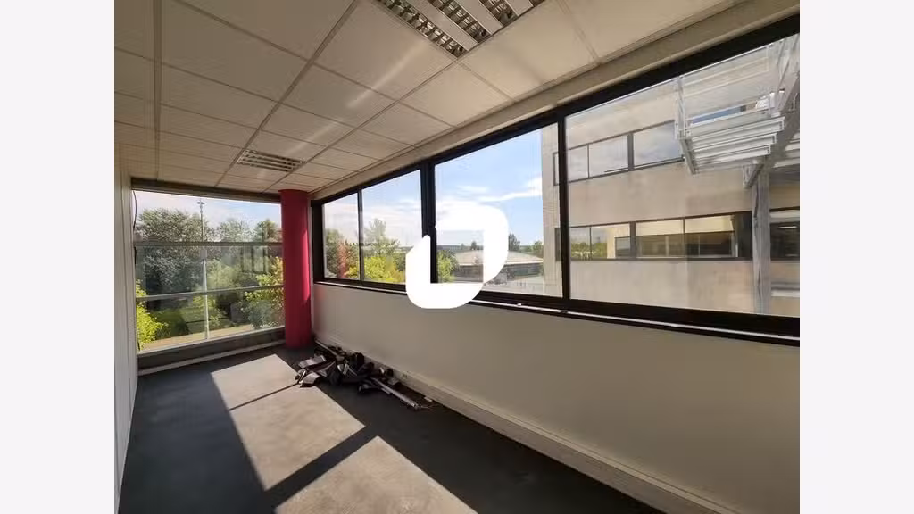 A louer Bureaux 1402m² Poissy