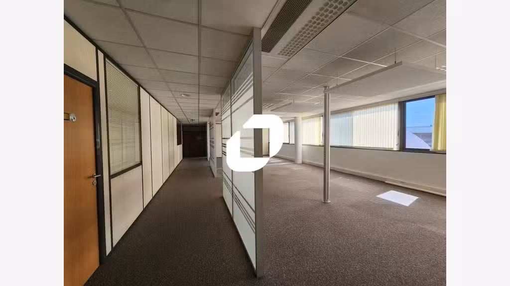 A louer Bureaux 1402m² Poissy